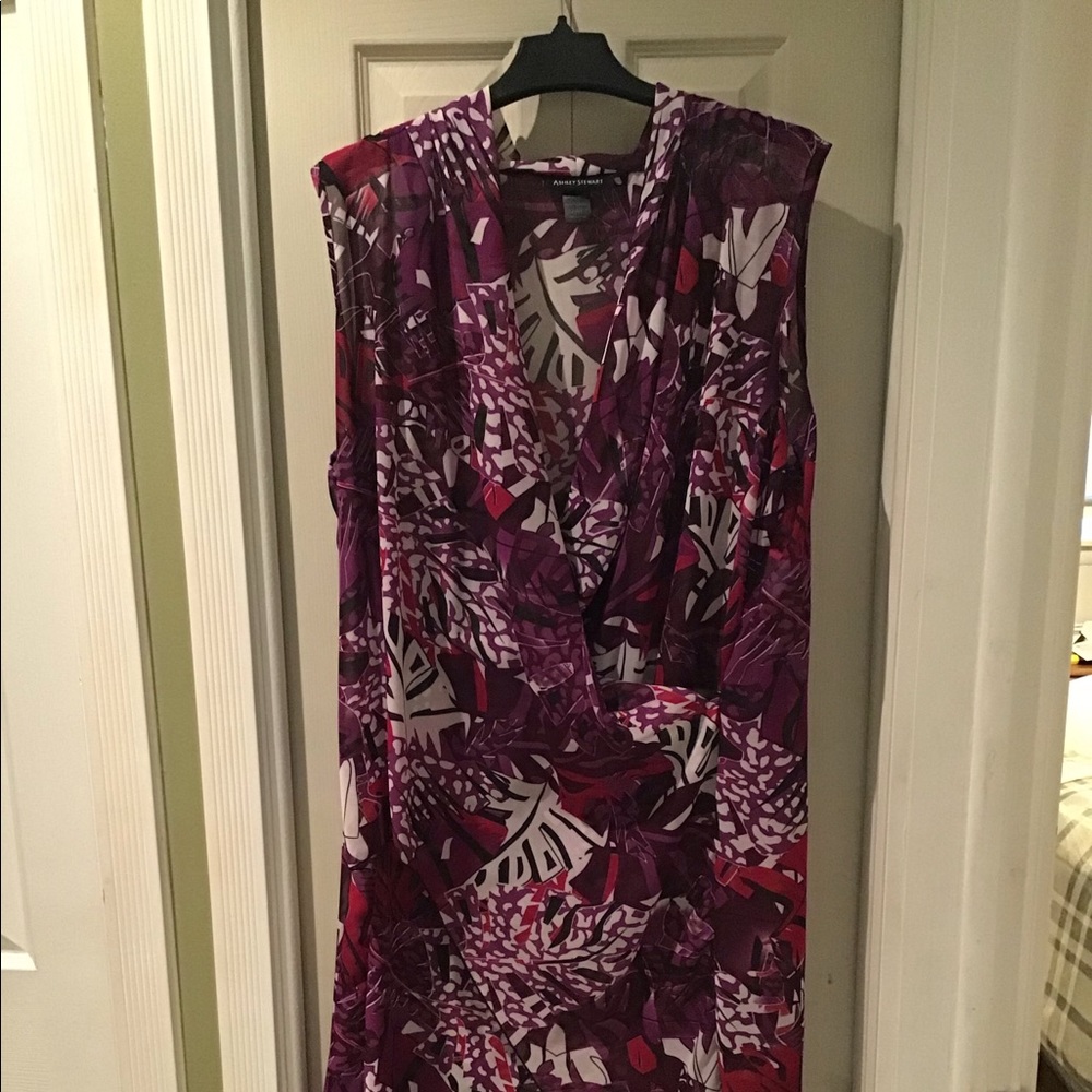 WOMEN’S SLEEVELESS HI-LOW BLOUSE SZ 22/24